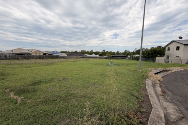 81 Newton Street, Monto, QLD 4630