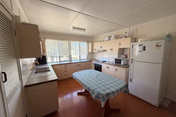 29 Mitchell Street, Monto, Qld 4630