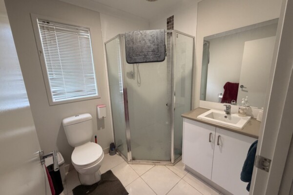 5 Charles Darwin Drive, Monto, QLD 4630
