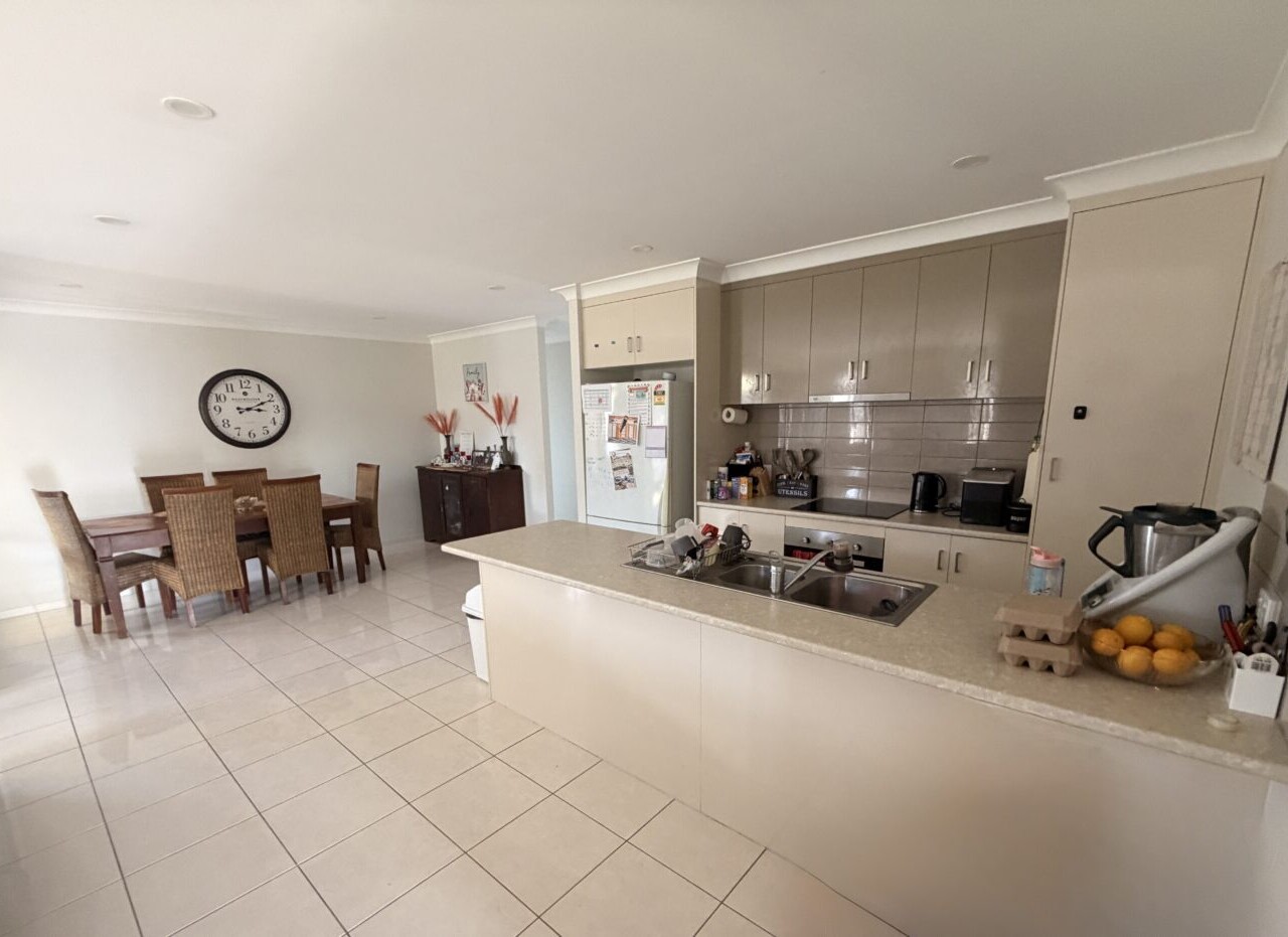5 Charles Darwin Drive, Monto, QLD 4630