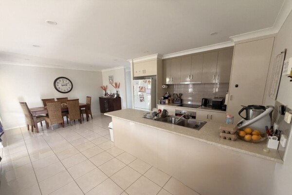 5 Charles Darwin Drive, Monto, QLD 4630